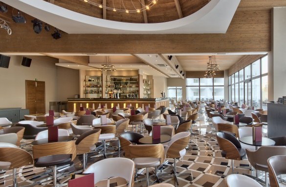 dbsanantonio_hotel_Kosy Bar1_Malta-min
