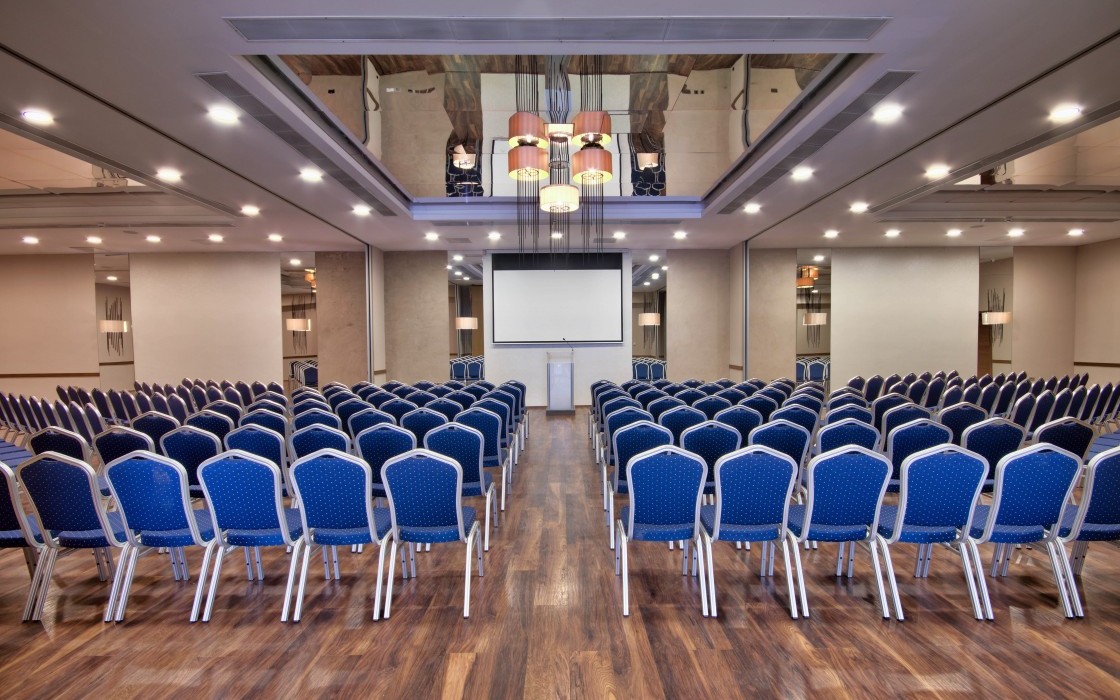 dbsanantonio_hotel_Casablanca_Theatre_Style_1