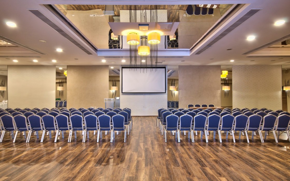 dbsanantonio_hotel_Casablanca_Theatre_Style_3