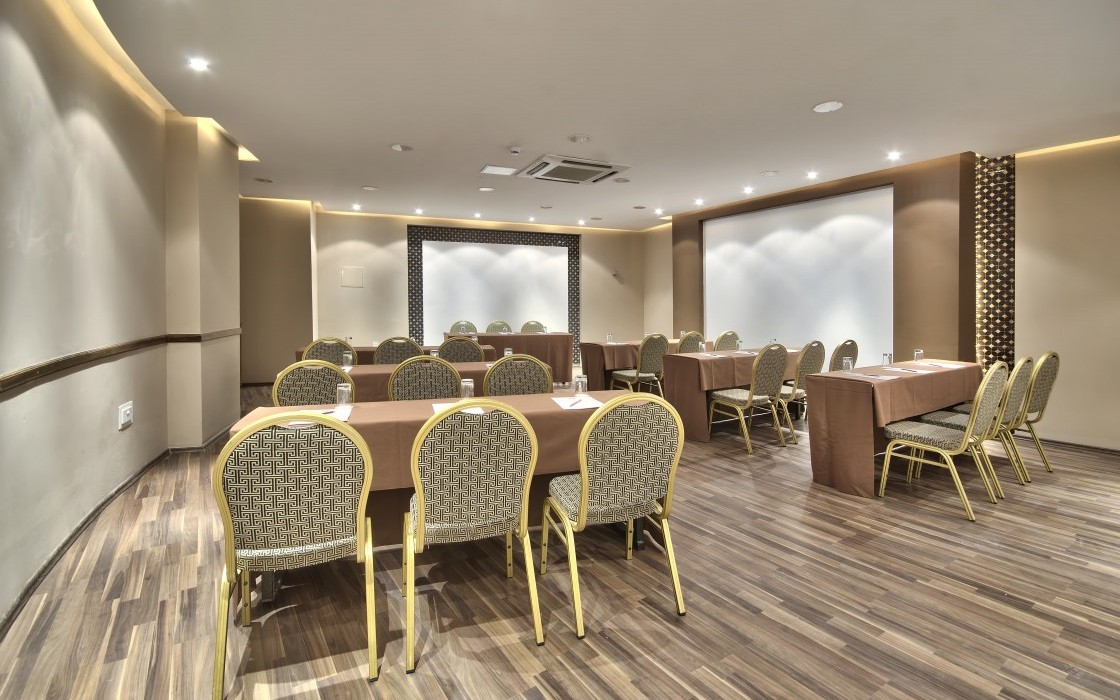 dbsanantonio_hotel__Marrakech_Classroom_1-min
