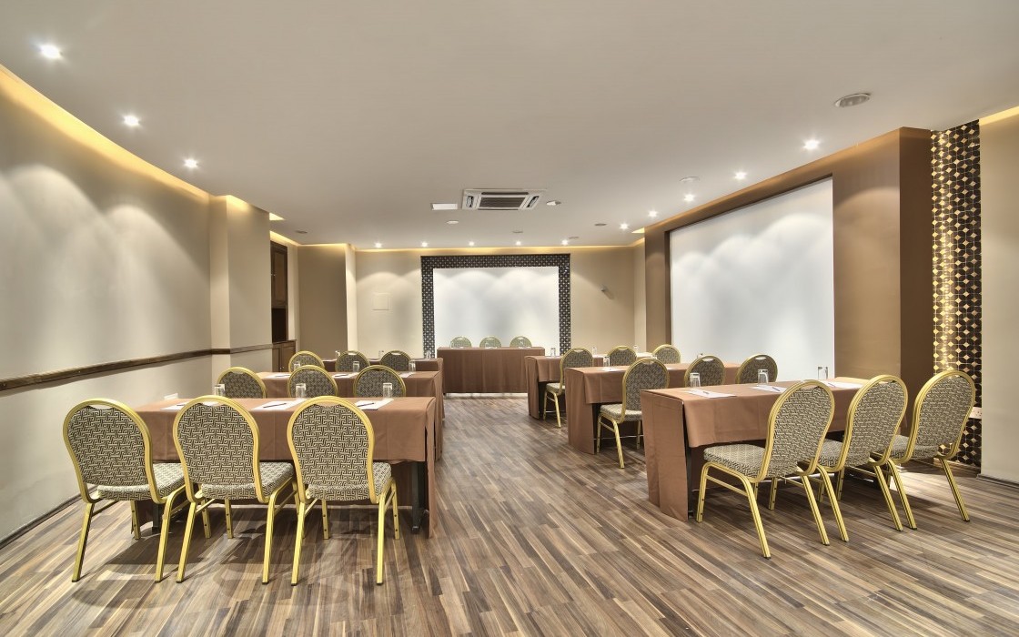 dbsanantonio_hotel__Marrakech_Classroom_2-min