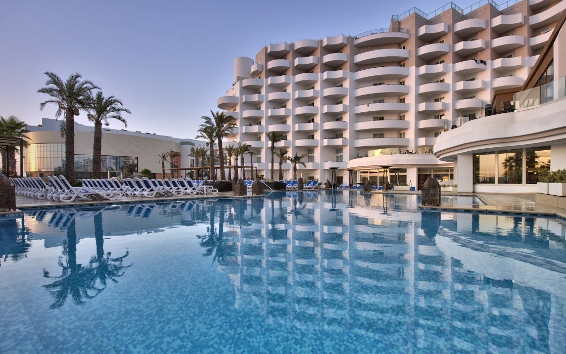 dbsanantonio_hotel_outdoor_pool_Malta_01