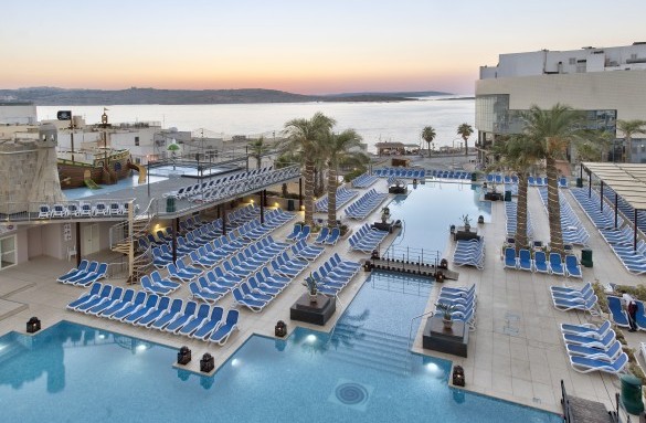 dbsanantonio_hotel_outdoor_pool_Malta_03