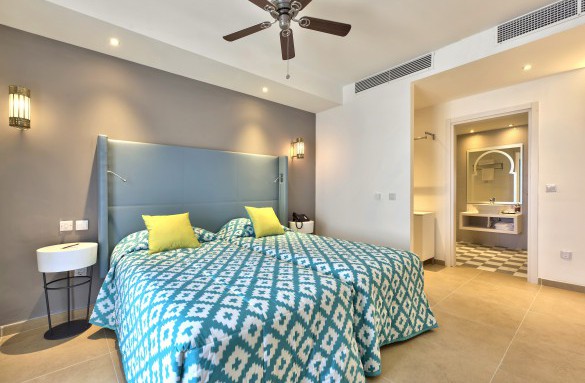 dbsanantonio_hotel_Suite_Bedroom_Room3_Malta-min