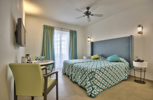 dbsanantonio_hotel_TwinDouble Room 1_Malta