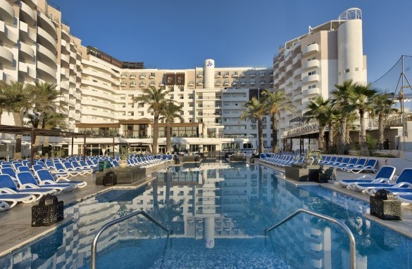 dbsanantonio_hotel_outdoor_pool_Malta_02