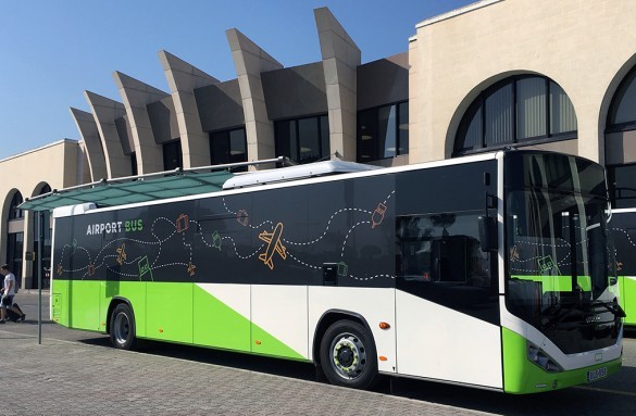 db_GettingHere_airportBus